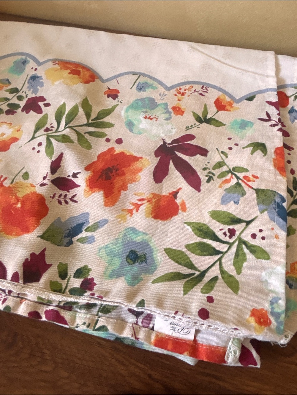 Discontinued 2018 Pioneer Woman Willow Floral Trim Tablecloth